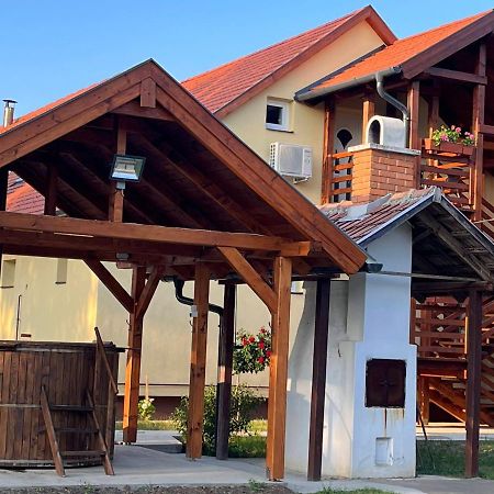 Venusz Ueduelocentrum Tiszacsege Buitenkant foto
